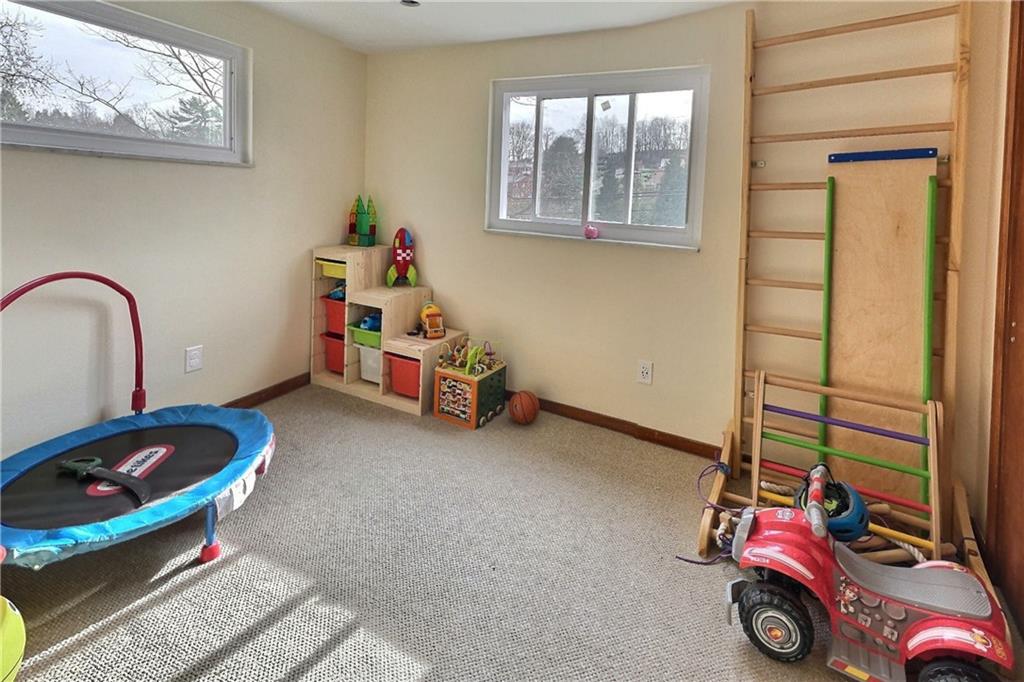 5033 Grove Road Pittsburgh, PA 15236 - Photo 9 of 15 Gallery Image 9