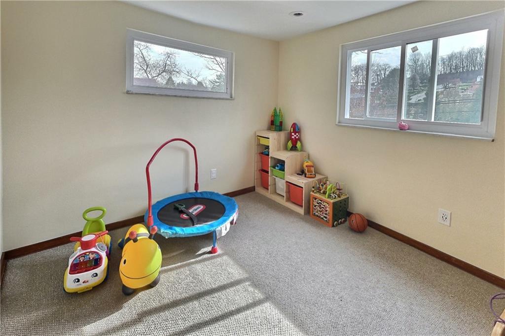 5033 Grove Road Pittsburgh, PA 15236 - Photo 10 of 15 Gallery Image 10