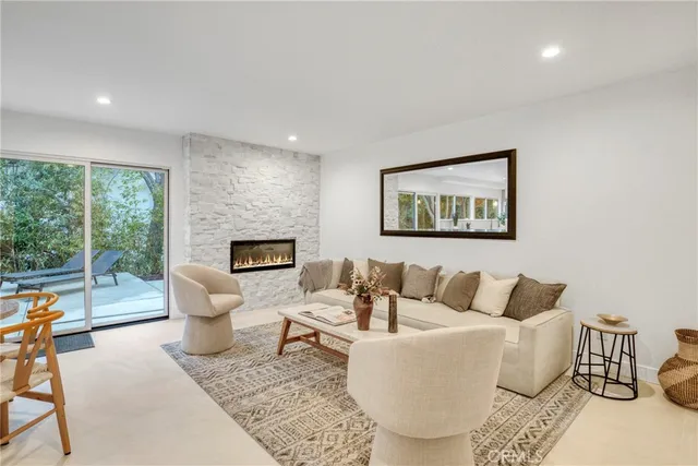 $2,195,000 | 22824 Sparrow Dell Drive, Calabasas, CA 91302