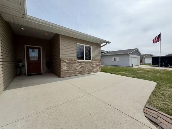 $399,900 | 1718 12th Street North, Wahpeton, ND 58075