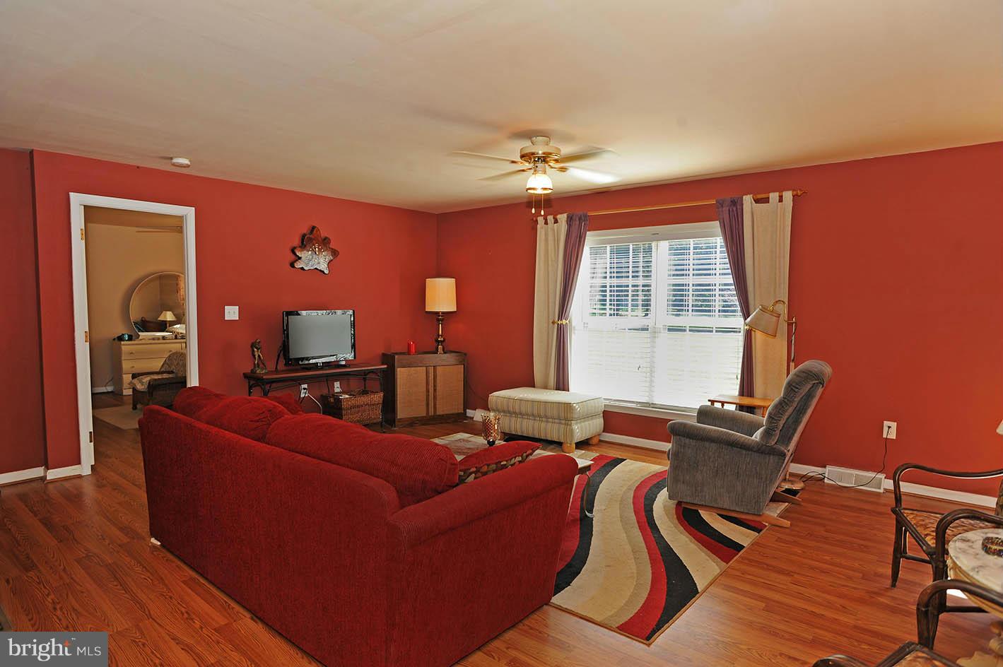2804 Paper Mill Road Phoenix, MD 21131 - Photo 3 of 26 Living Room
