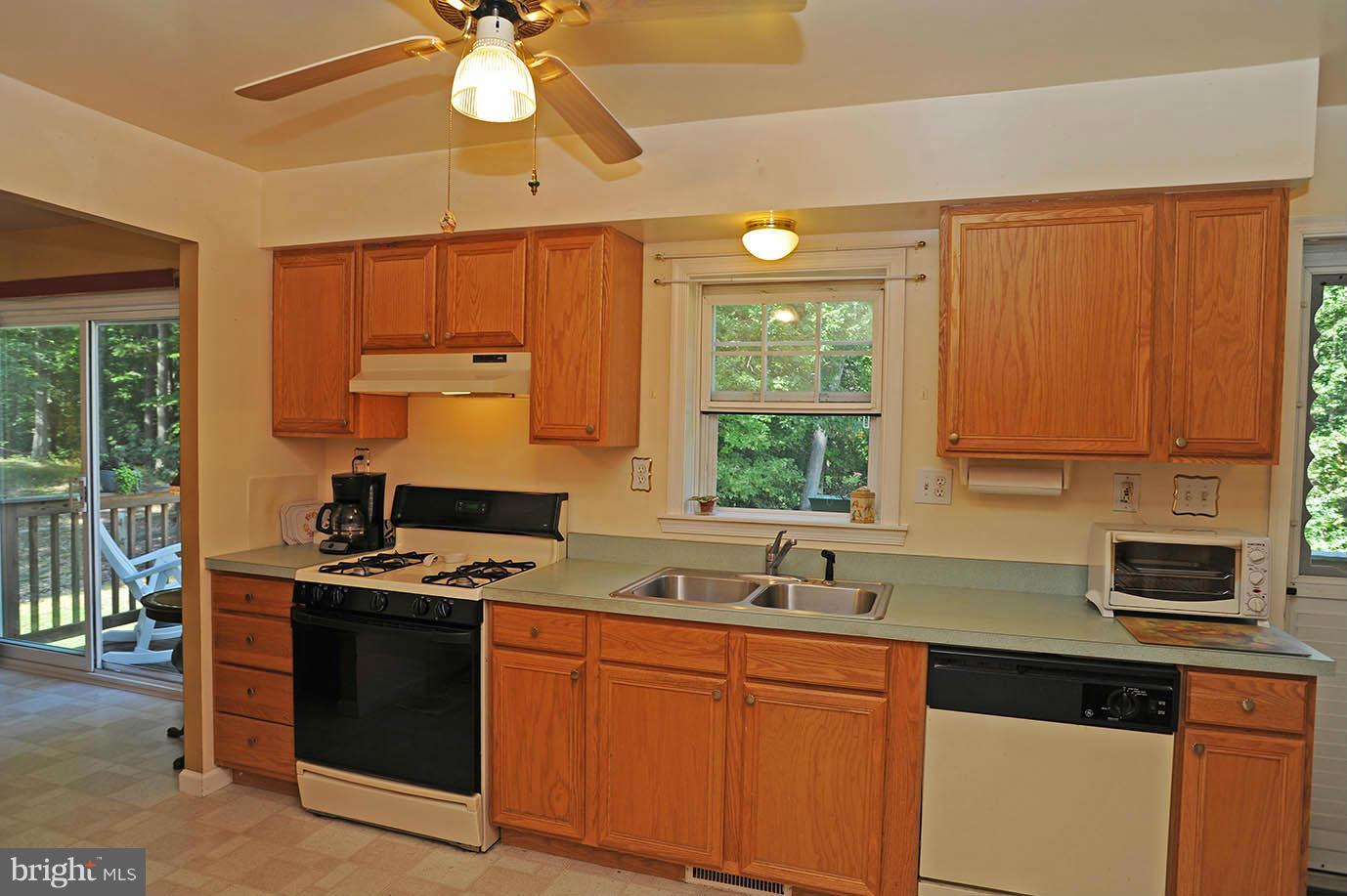 2804 Paper Mill Road Phoenix, MD 21131 - Photo 8 of 26 Kitchen