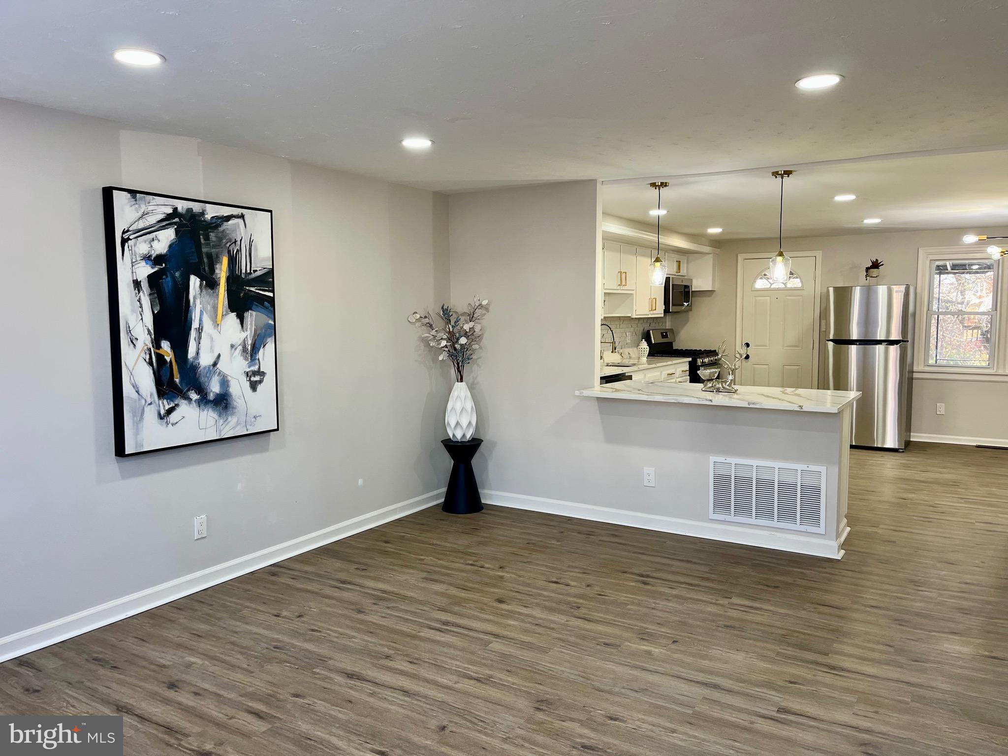 3009 Mallview Road Baltimore, MD 21230 - Photo 2 of 31