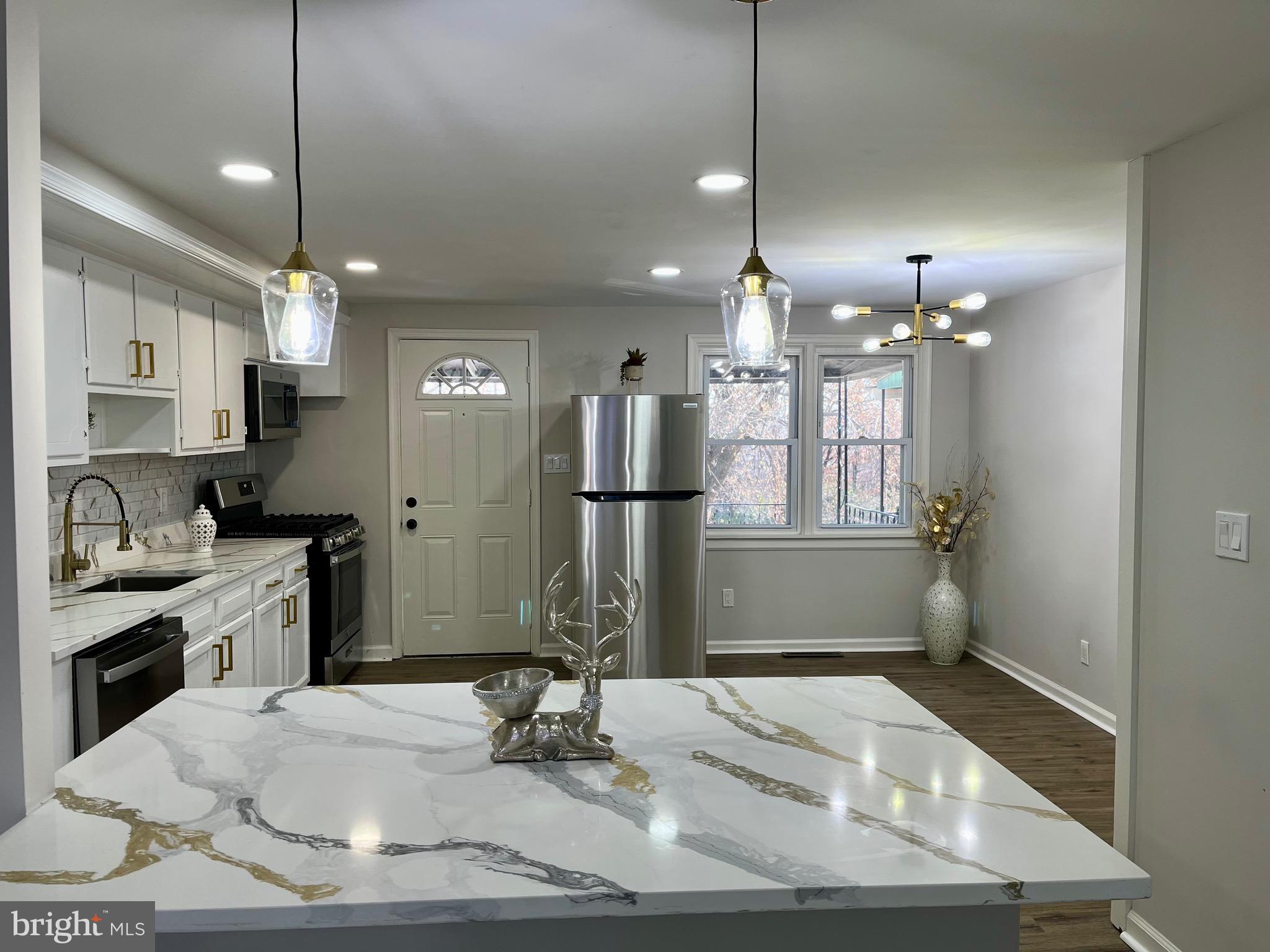 3009 Mallview Road Baltimore, MD 21230 - Photo 3 of 31