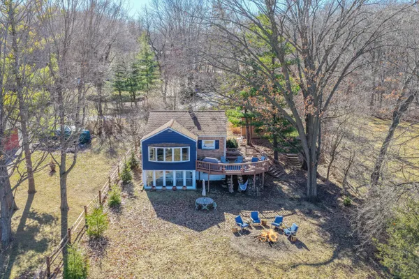 $850,000 | N6997 Oakwood Road, Richmond, WI 53190