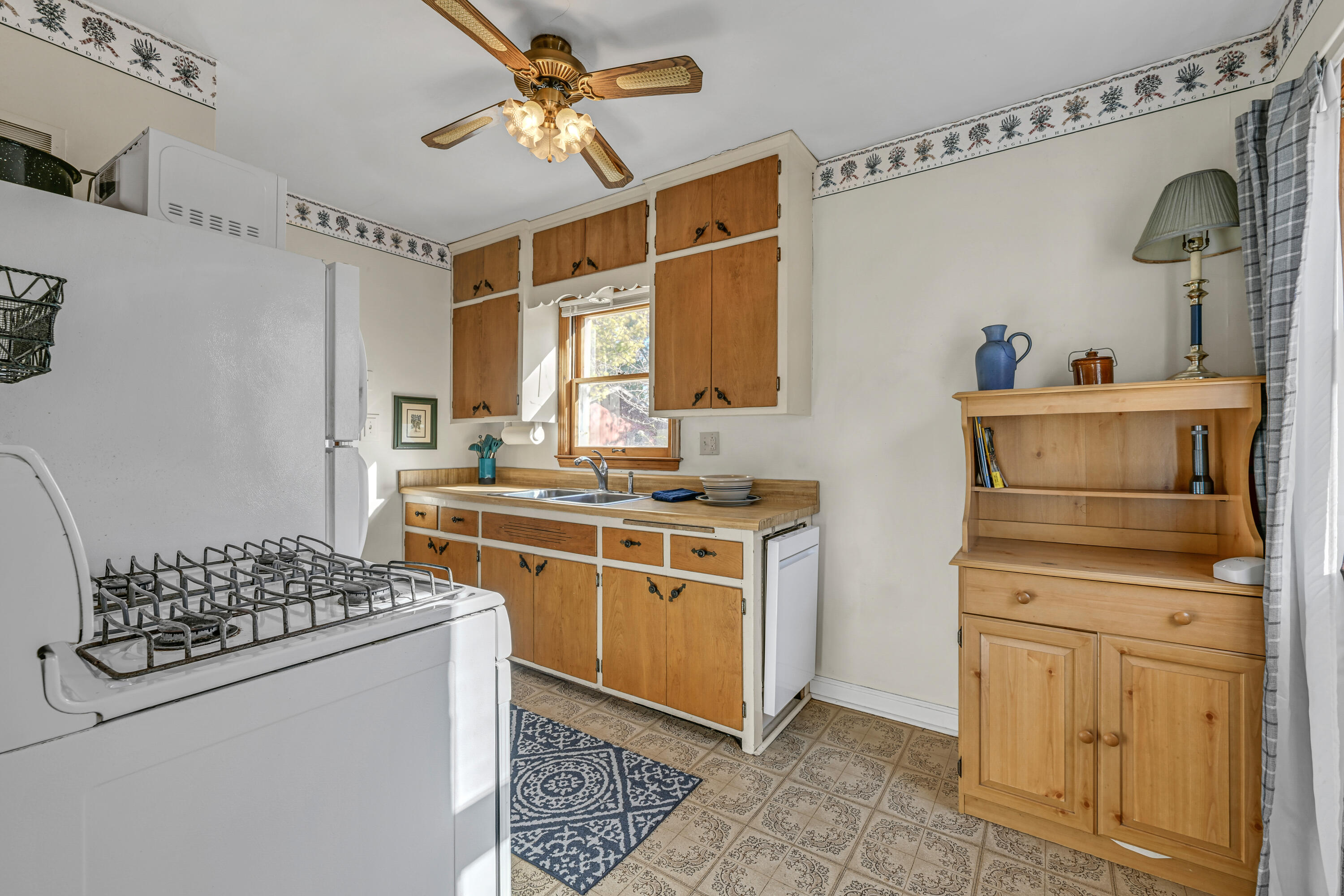 N6997 Oakwood Road Richmond, WI 53190 - Photo 12 of 43 Kitchen