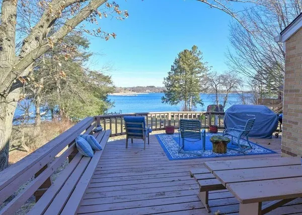 $850,000 | N6997 Oakwood Road, Richmond, WI 53190