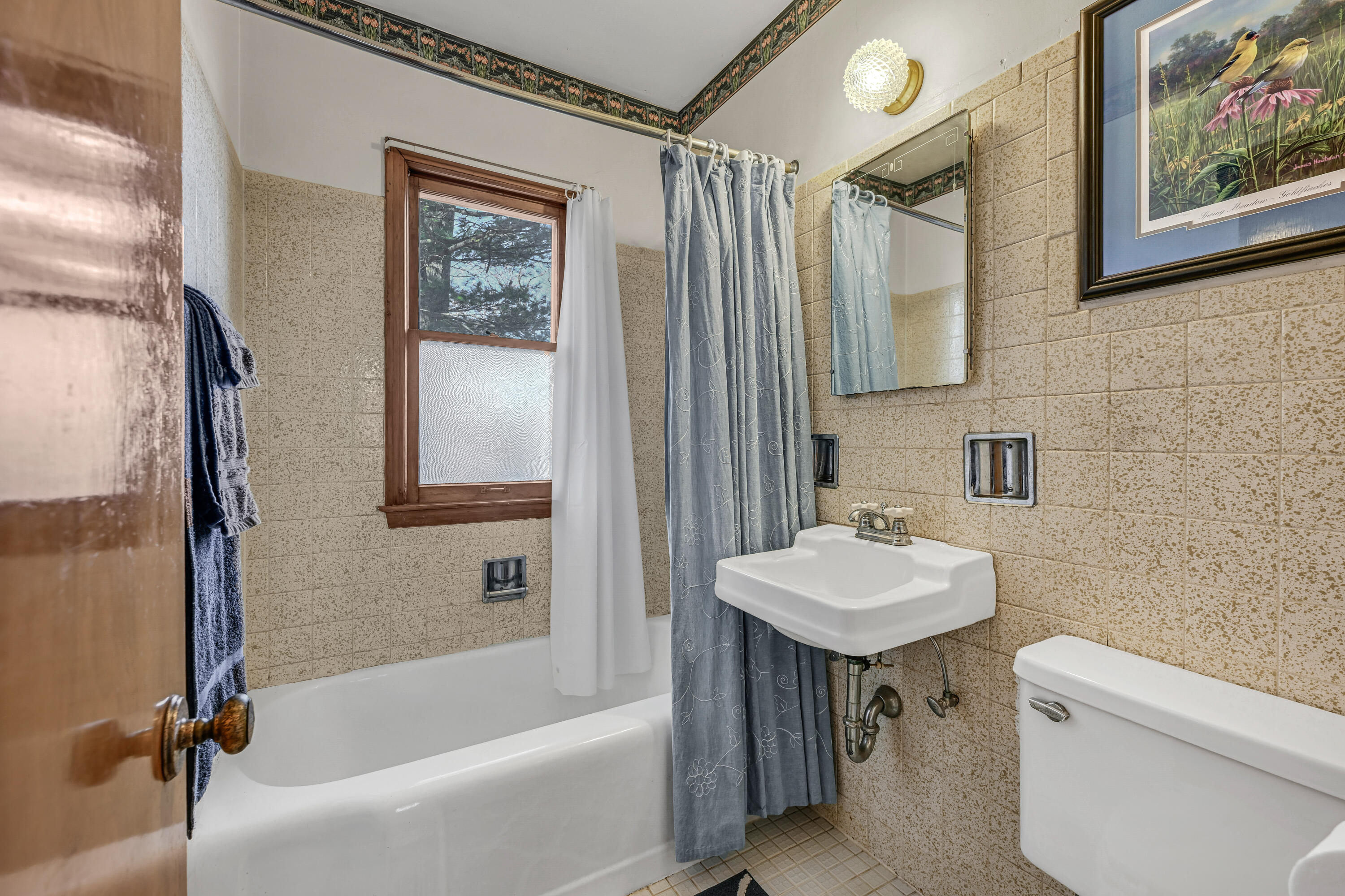 N6997 Oakwood Road Richmond, WI 53190 - Photo 18 of 43 main floor full bath