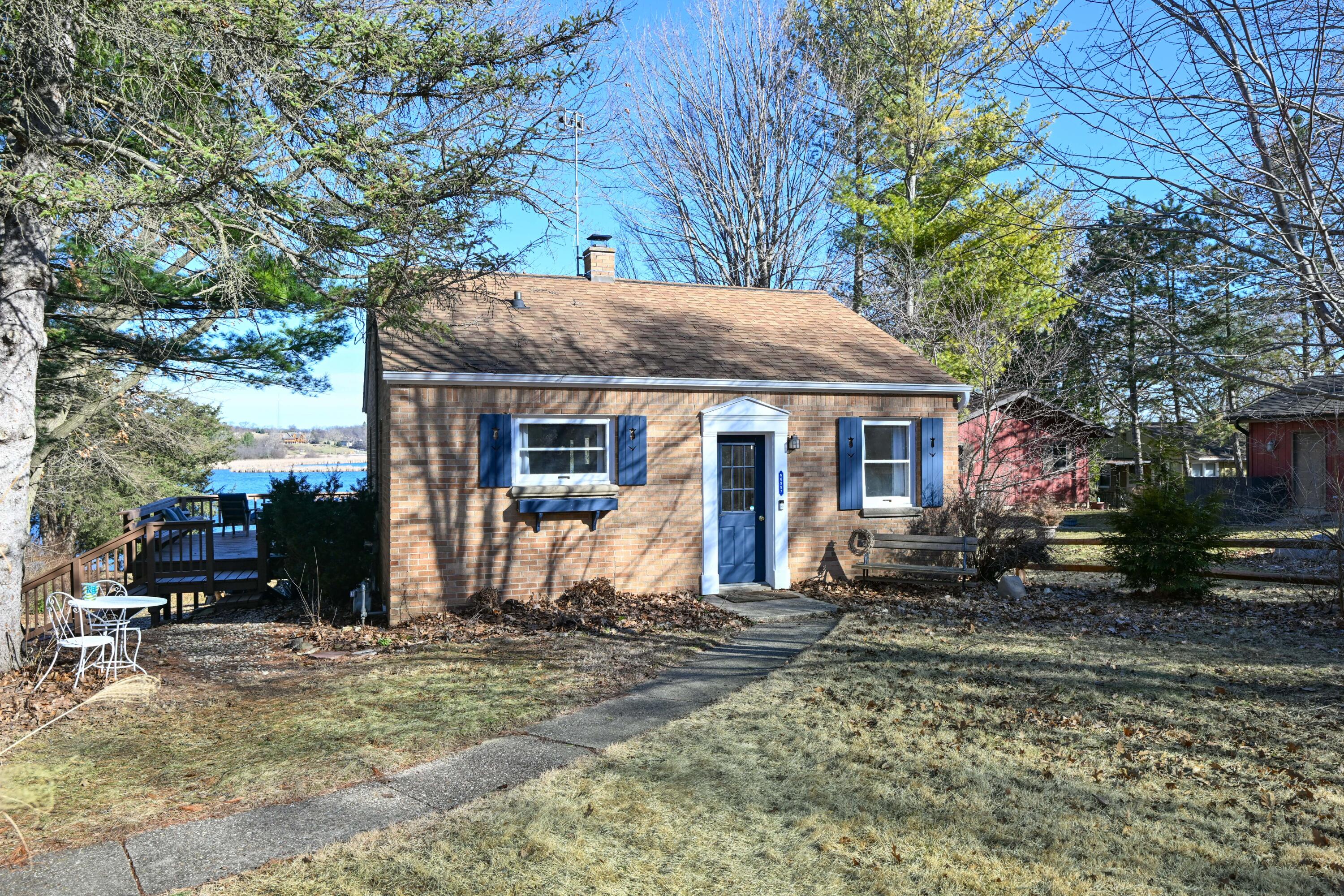 N6997 Oakwood Road Richmond, WI 53190 - Photo 2 of 43 Front of home
