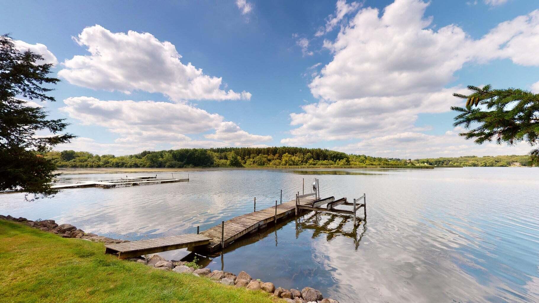 N6997 Oakwood Road Richmond, WI 53190 - Photo 4 of 43 Oakwood pier