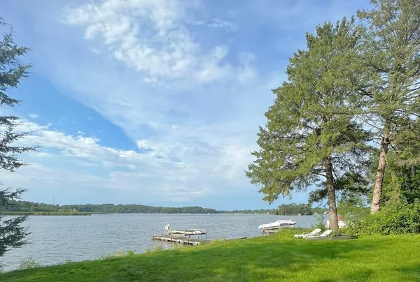 $850,000 | N6997 Oakwood Road, Richmond, WI 53190