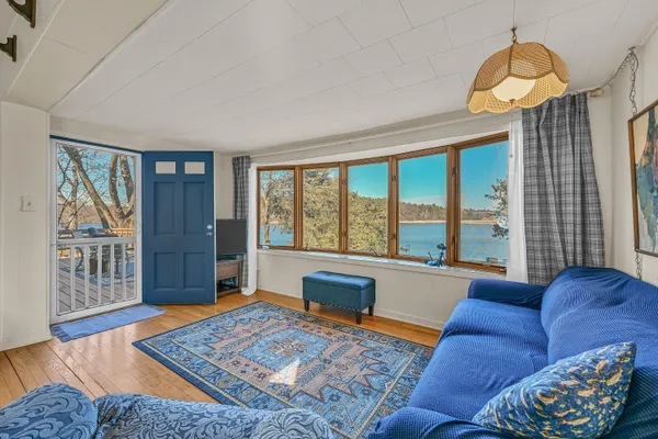 $850,000 | N6997 Oakwood Road, Richmond, WI 53190