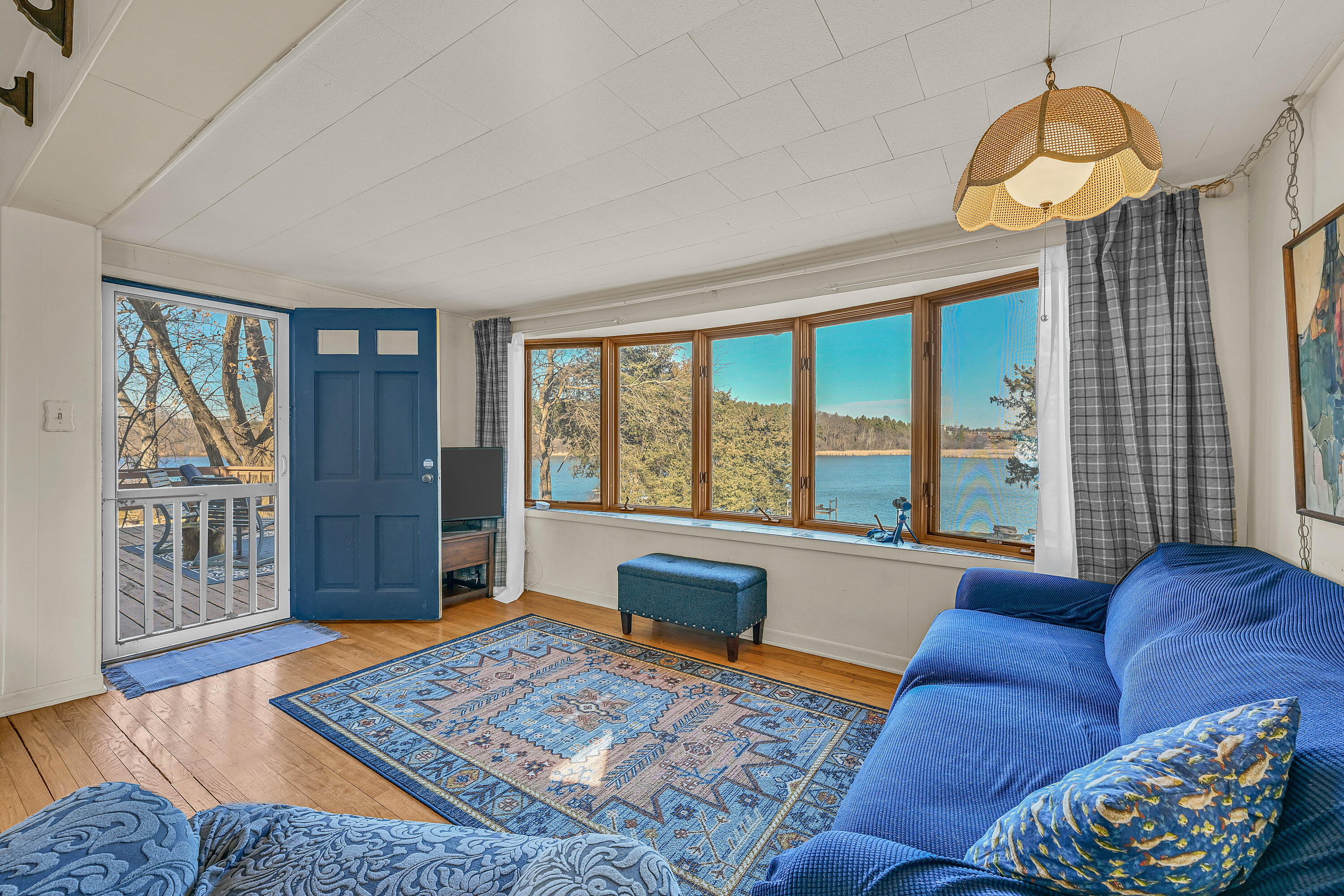 N6997 Oakwood Road Richmond, WI 53190 - Photo 6 of 43 Living room 1 of 2 (main level)