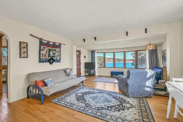 $850,000 | N6997 Oakwood Road, Richmond, WI 53190