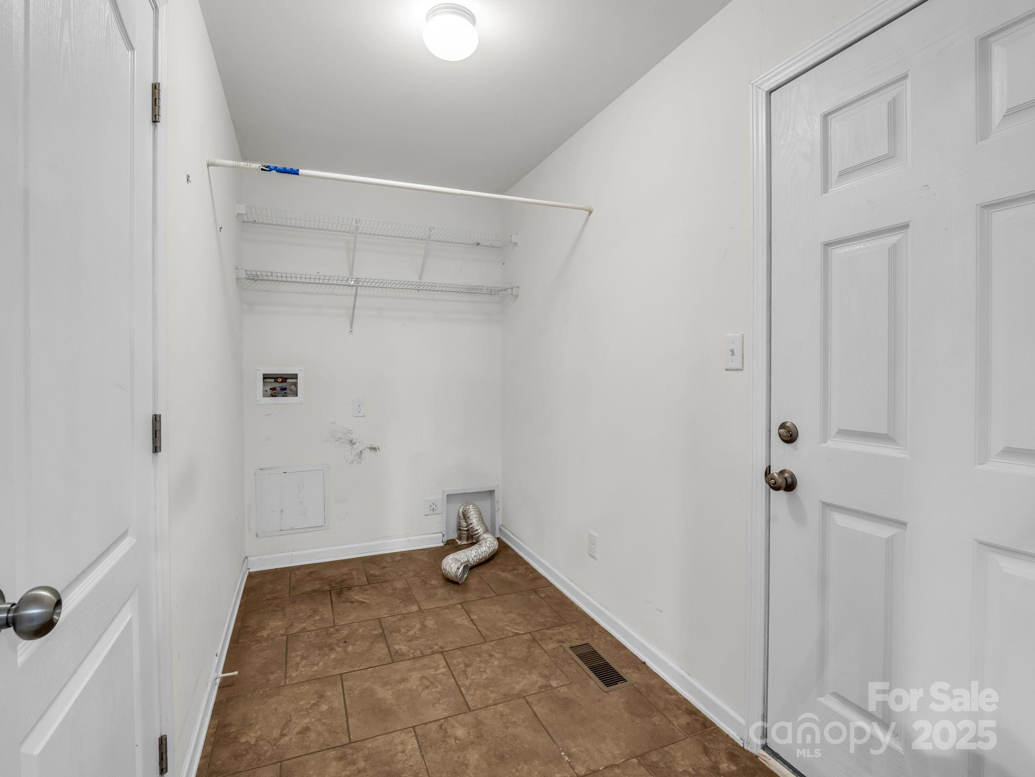 663 Landrum Road Columbus, NC 28722 - Photo 12 of 40 a view of a room