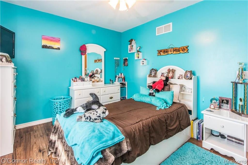 586 Mayer Road Columbus, MI 48063 - Photo 14 of 25