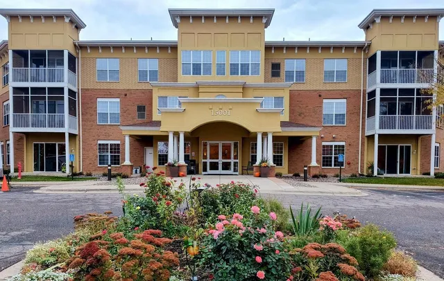 $269,000 | 15001 Burnhaven Drive, Unit 104, Burnsville, MN 55306