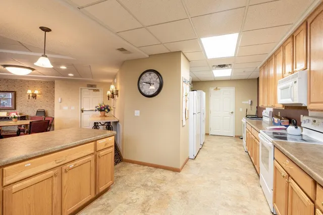 $269,000 | 15001 Burnhaven Drive, Unit 104, Burnsville, MN 55306