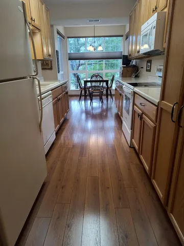 $269,000 | 15001 Burnhaven Drive, Unit 104, Burnsville, MN 55306