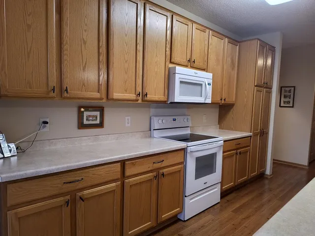 $269,000 | 15001 Burnhaven Drive, Unit 104, Burnsville, MN 55306