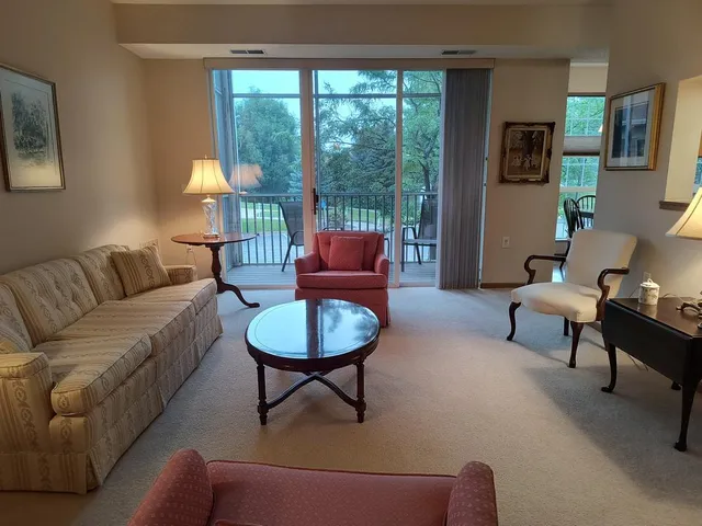 $269,000 | 15001 Burnhaven Drive, Unit 104, Burnsville, MN 55306