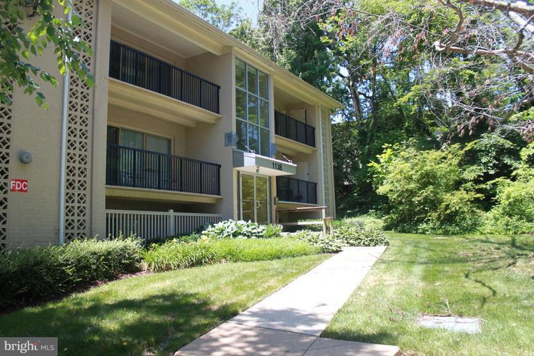 1136 Cove Road, Unit 301 Annapolis, MD 21403 - Photo 1 of 7 Exterior Front