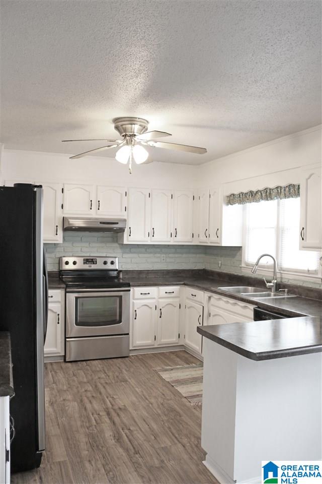 204 Carousel Corner Rainbow City, AL 35906 - Photo 2 of 23