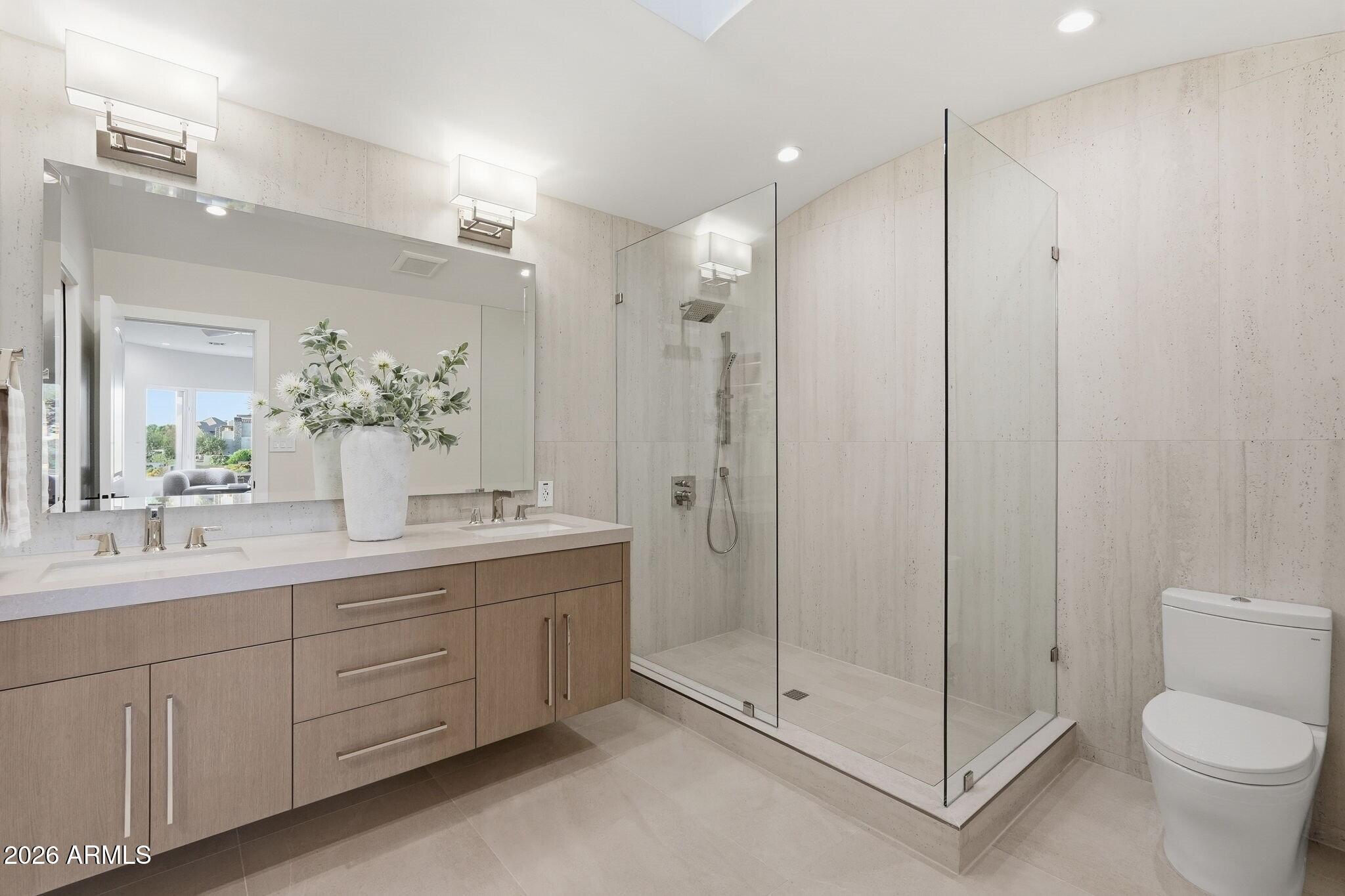 7475 East Gainey Ranch Road, Unit 7 Scottsdale, AZ 85258 - Photo 47 of 77 047_Guest Ensuite