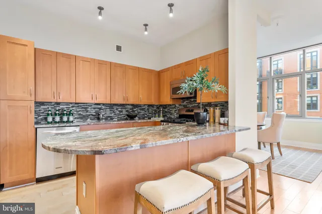 $1,395,000 | 811 4th Street Northwest, Unit 1011, Washington, DC 20001