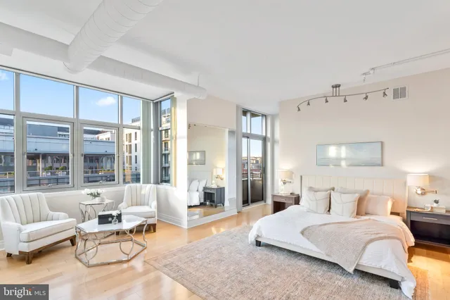 $1,395,000 | 811 4th Street Northwest, Unit 1011, Washington, DC 20001
