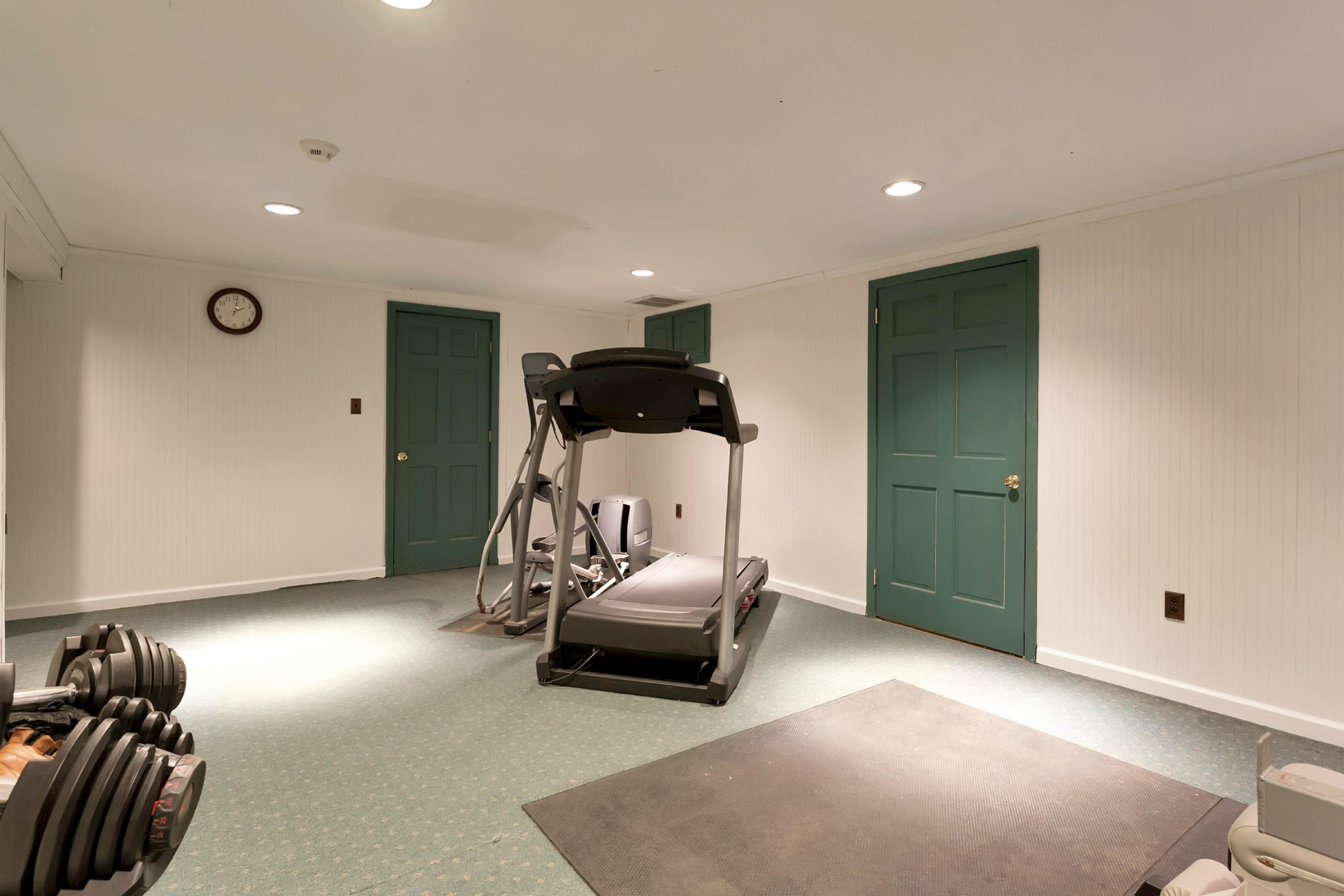 483 Middlesex Road Darien, CT 06820 - Photo 24 of 27 a view of a room with gym equipment
