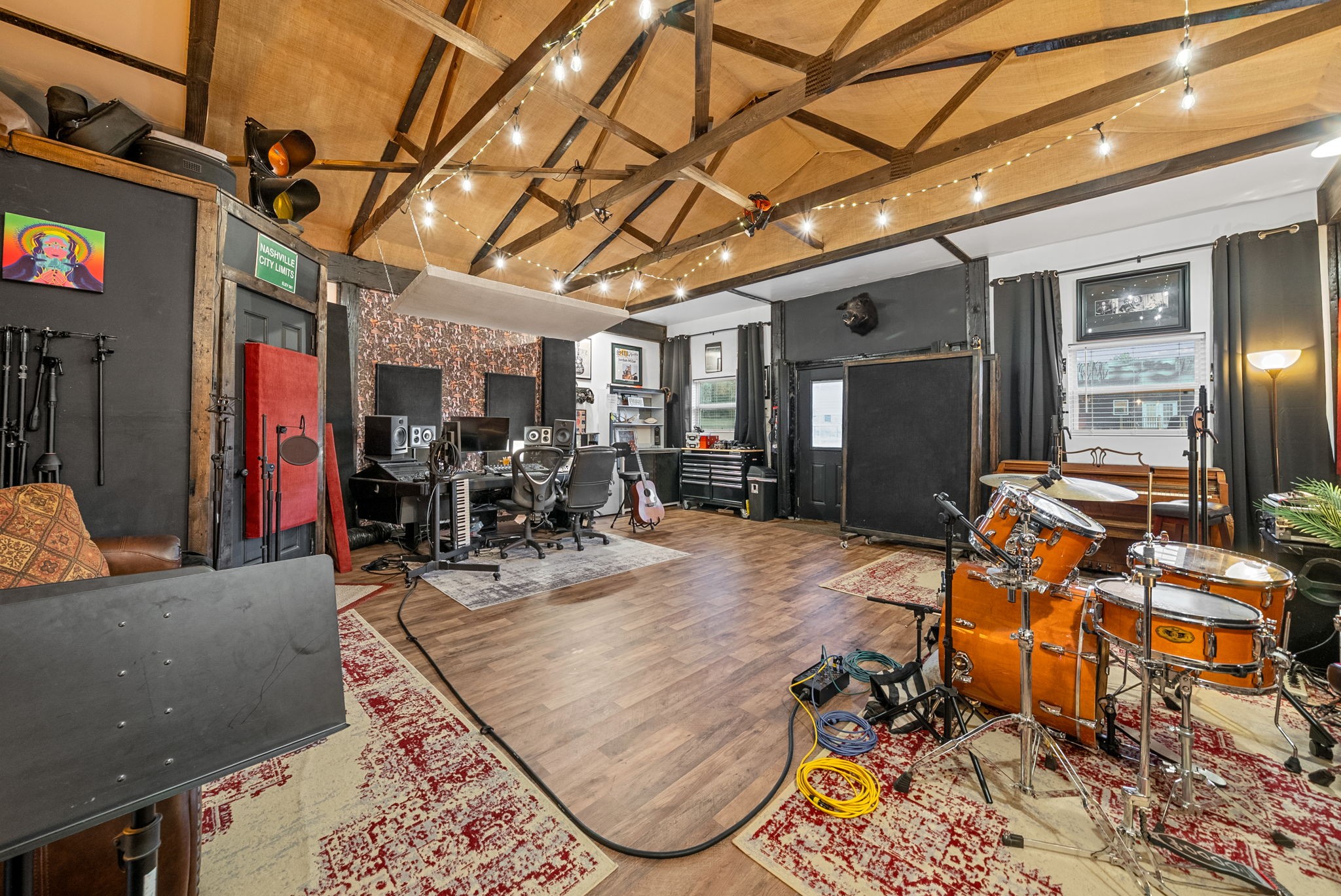 3762 Bowker Road Charlotte, TN 37036 - Photo 26 of 35 a view of a room with gym equipment