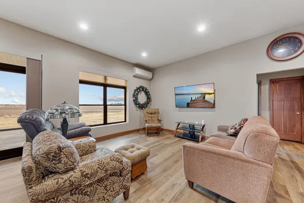 $675,000 | 17742 280th Avenue, New Richland, MN 56072