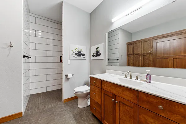 $675,000 | 17742 280th Avenue, New Richland, MN 56072