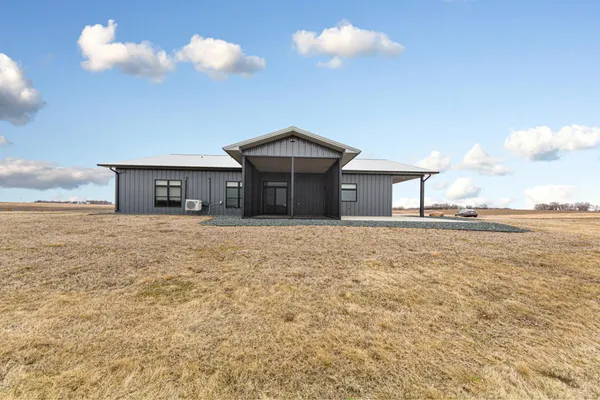 $675,000 | 17742 280th Avenue, New Richland, MN 56072