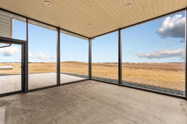 $675,000 | 17742 280th Avenue, New Richland, MN 56072