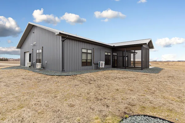 $675,000 | 17742 280th Avenue, New Richland, MN 56072