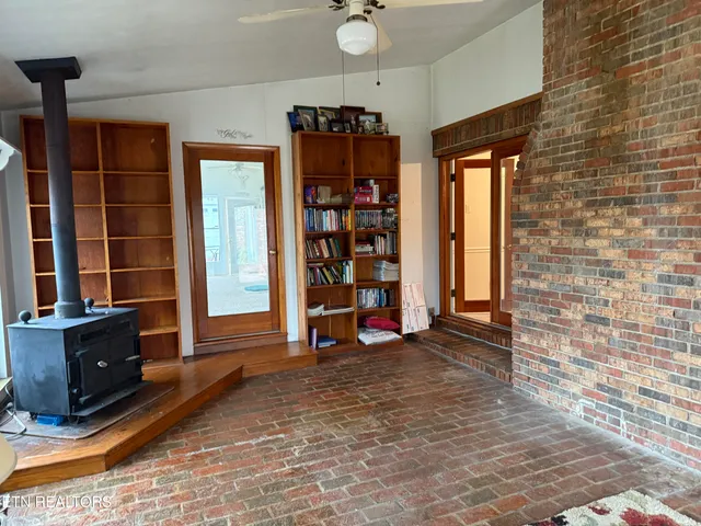 $685,000 | 714 Joiner Hollow Road, Rockwood, TN 37854