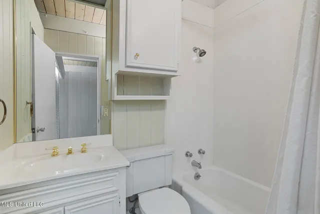 $289,000 | 1972 Aztec Drive, Jackson, MS 39211