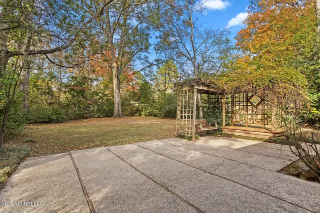 $289,000 | 1972 Aztec Drive, Jackson, MS 39211