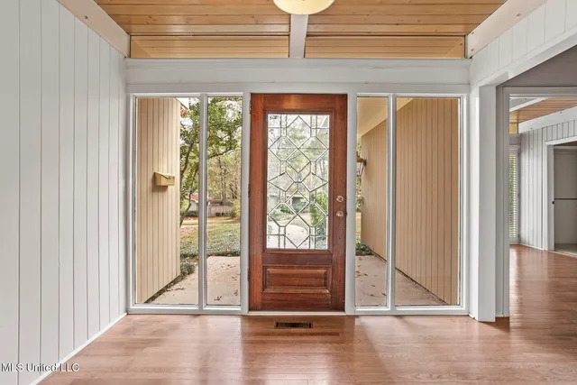 $289,000 | 1972 Aztec Drive, Jackson, MS 39211