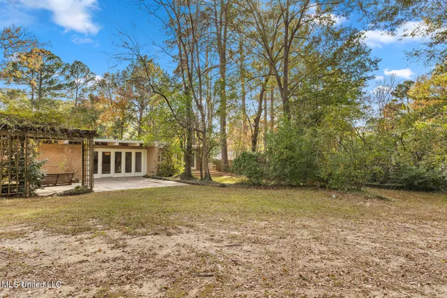 $289,000 | 1972 Aztec Drive, Jackson, MS 39211