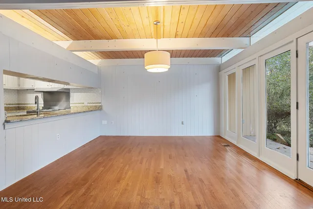 $289,000 | 1972 Aztec Drive, Jackson, MS 39211