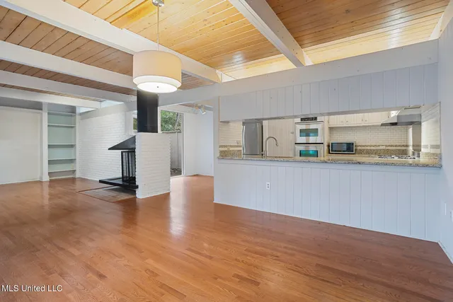 $289,000 | 1972 Aztec Drive, Jackson, MS 39211