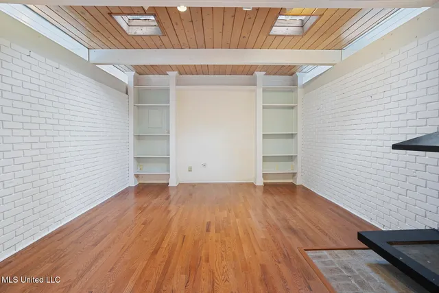 $289,000 | 1972 Aztec Drive, Jackson, MS 39211