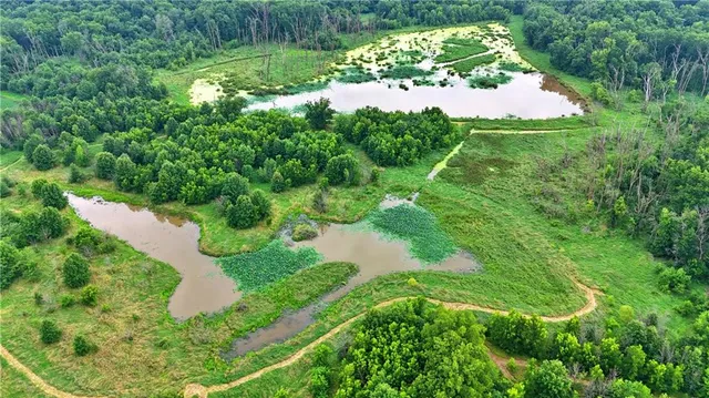 $575,000 | 24 Hwy Highway, Keytesville, MO 65261