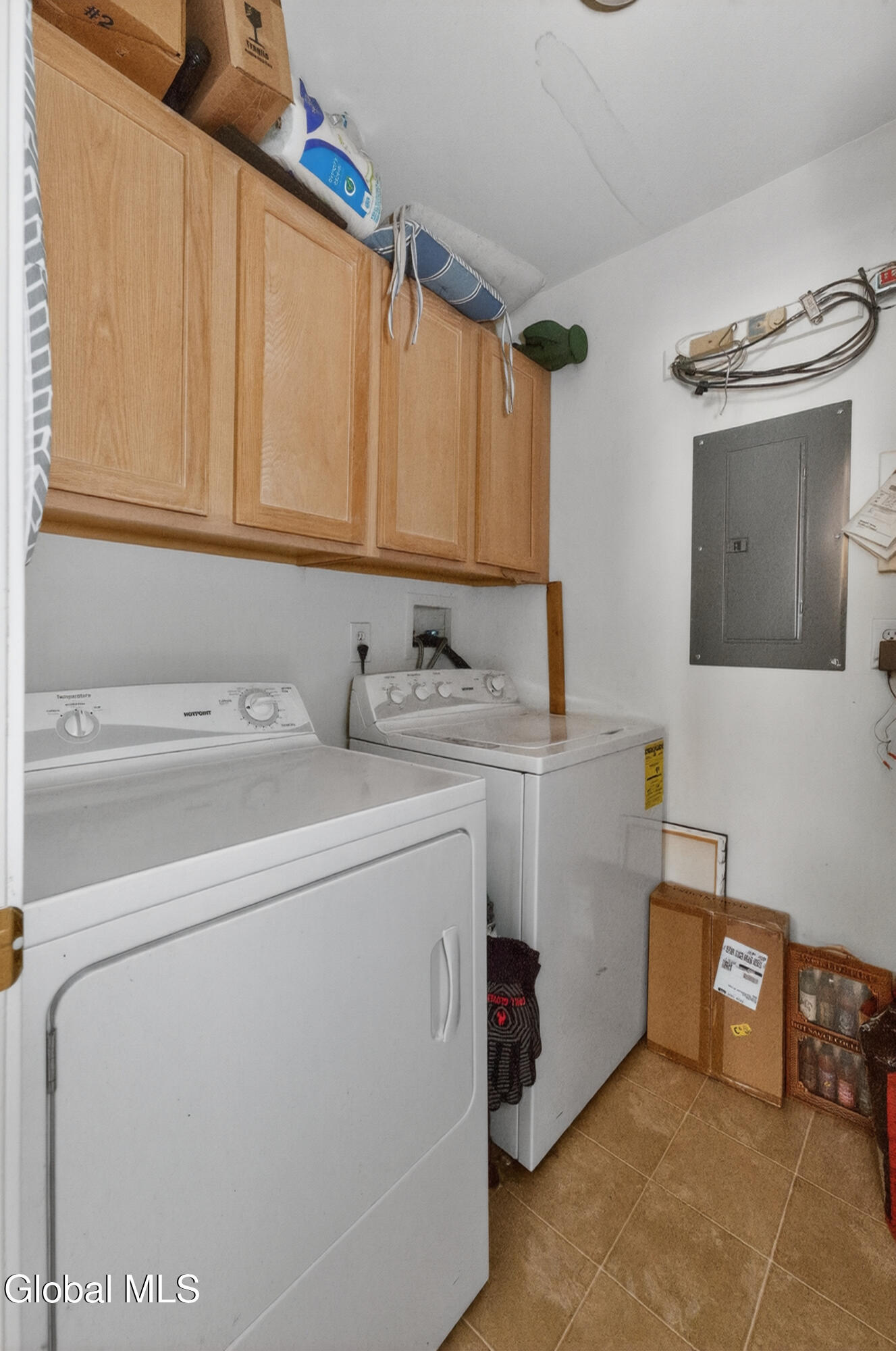 503 Evergreen Place Rensselaer, NY 12144 - Photo 13 of 26 6 Bathroom 2