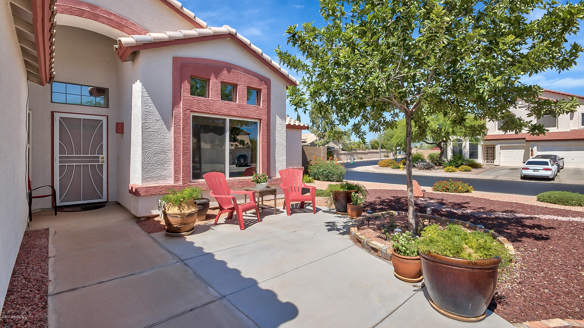 11554 East Decatur Street Mesa, AZ 85207 - Photo 5 of 39 005_FRONT YARD