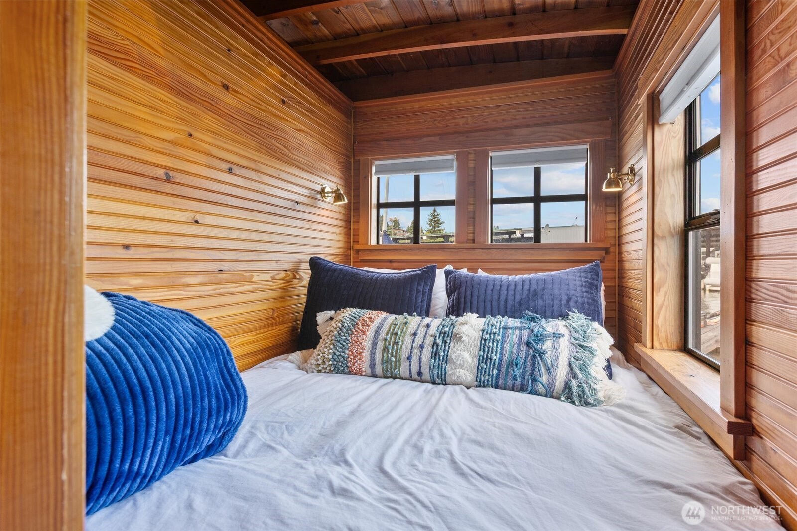 2401 North Northlake Way, Unit E7 Seattle, WA 98103 - Photo 14 of 23 a view of balcony with furniture