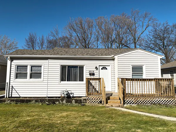$130,000 | 2219 Barton Boulevard, Rockford, IL 61103